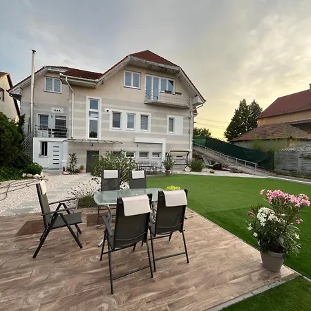 Tocc Apartman