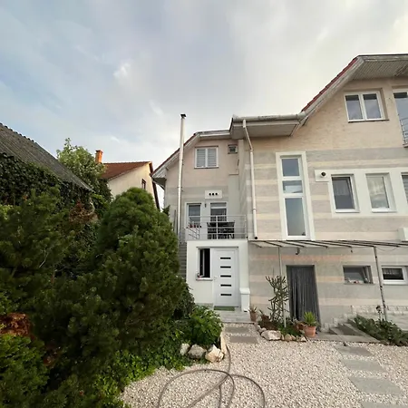 Tocc Apartman *